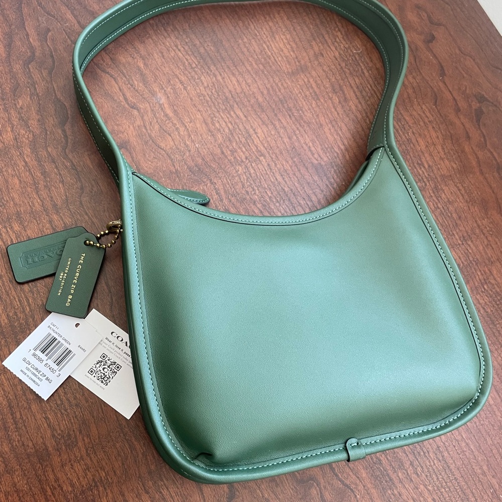 Elegant Green Leather Shoulder Bag - Picture 5 of 7